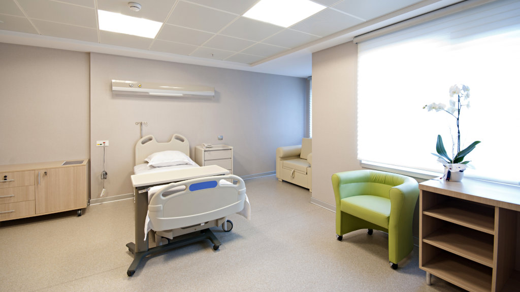 A view inside a private hospital room, which one may find at a drug detox center.