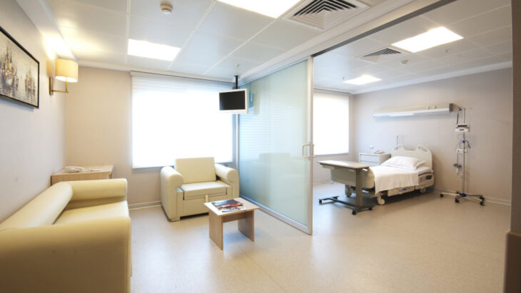 The inside of a hospital room, where one might undergo inpatient stimulant detox